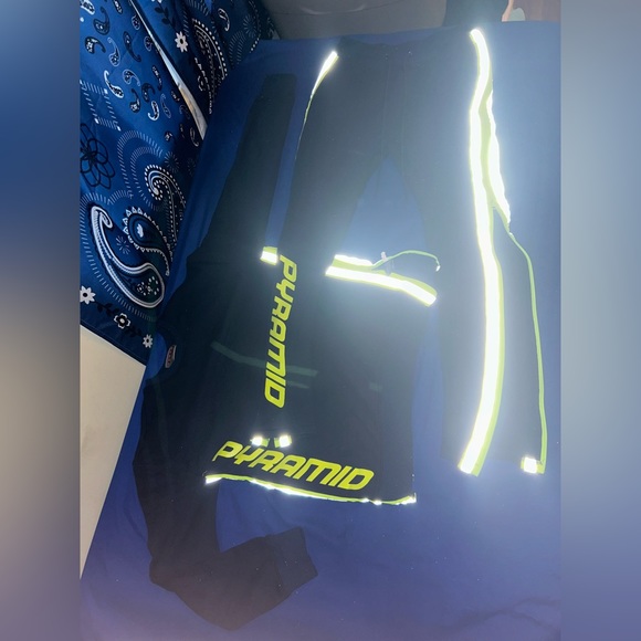 Medium Size Pyramid Outfit, Navy Blue & Green $25 COMMENT IF INTERESTED⬇️ - Picture 2 of 2